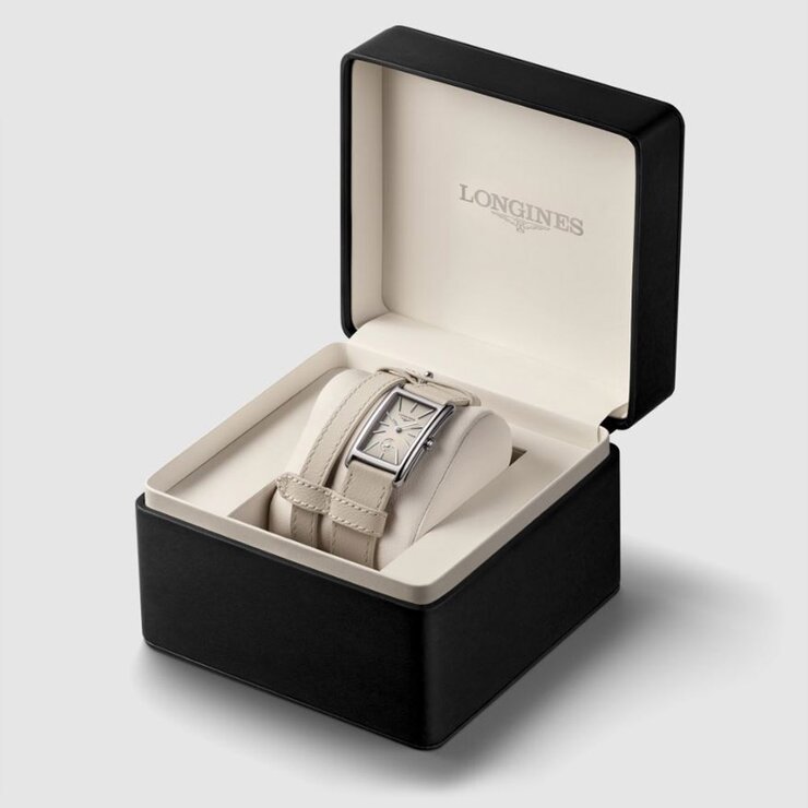Longines horloge met een kast in staal, met een wijzerplaat in het beige en een diameter van 23.3 x 37 mm