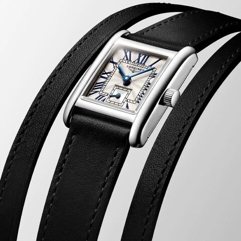 Longines horloge met een kast in staal en een wijzerplaat in het zilver