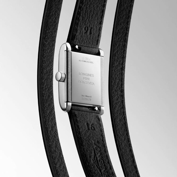 Longines horloge met een kast in staal en een wijzerplaat in het zilver