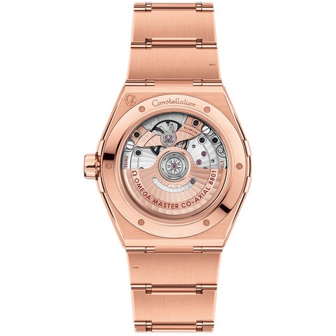Omega horloge met een kast in rosé goud, met een wijzerplaat in het zilver en een diameter van 39 mm