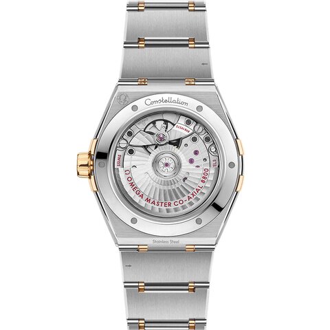 Omega horloge met een kast in geel goud op staal, met een wijzerplaat in het zilver en een diameter van 39 mm
