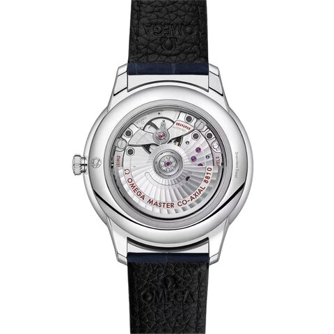 Omega horloge met een kast in staal, met een wijzerplaat in het blauw en een diameter van 41 mm