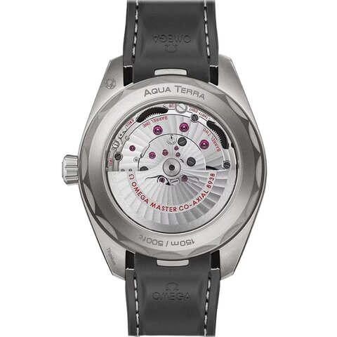 Omega horloge met een kast in titanium, met een wijzerplaat in het grijs en een diameter van 43 mm