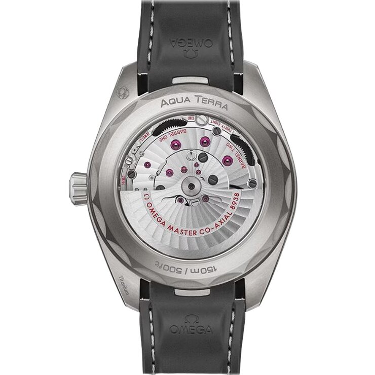 Omega horloge met een kast in titanium, met een wijzerplaat in het grijs en een diameter van 43