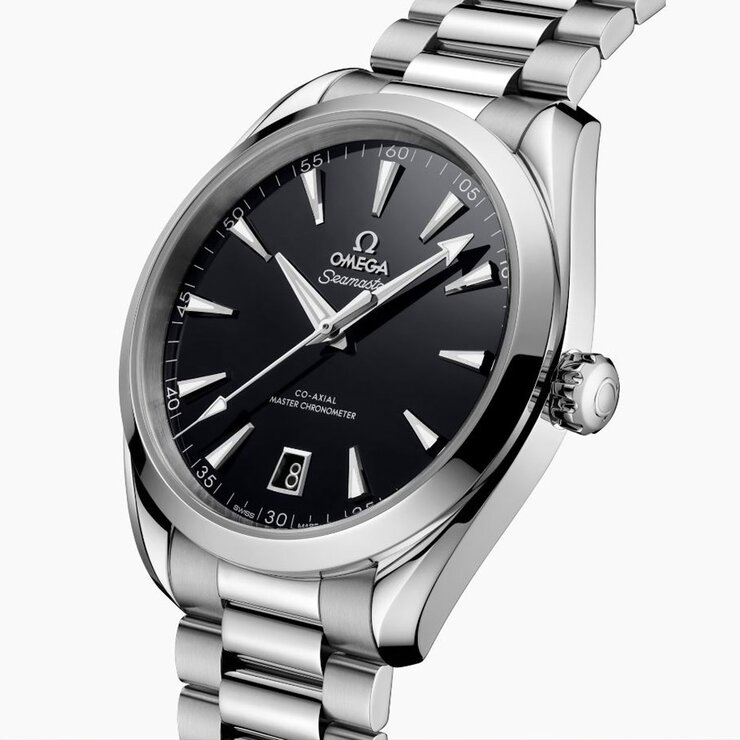 Omega horloge met een kast in staal, met een wijzerplaat in het zwart en een diameter van 41