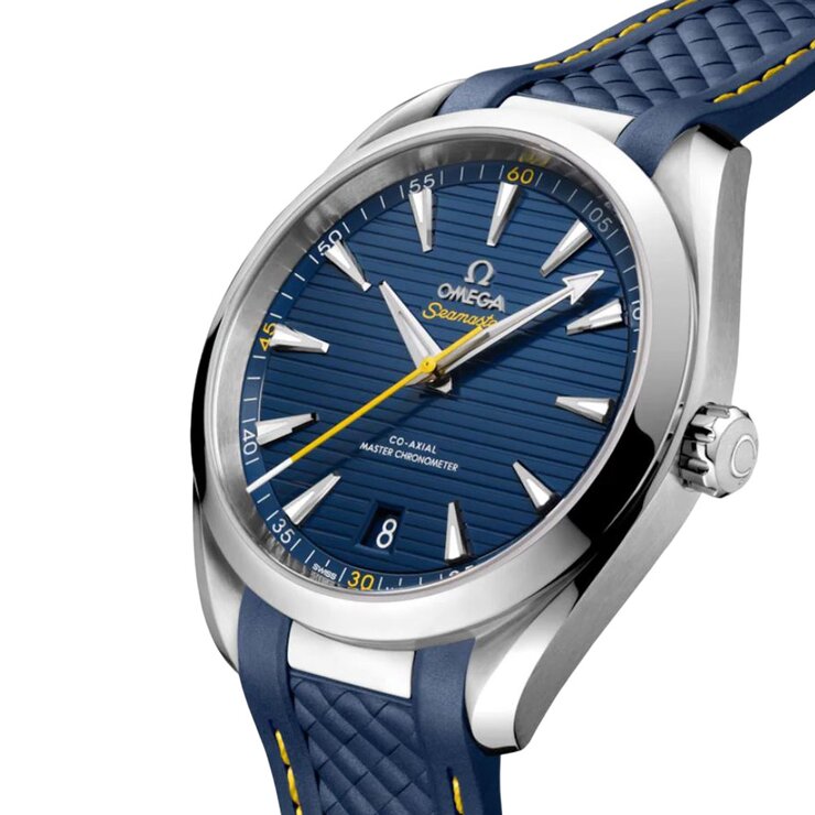 Omega horloge met een kast in staal, met een wijzerplaat in het blauw en een diameter van 41 mm