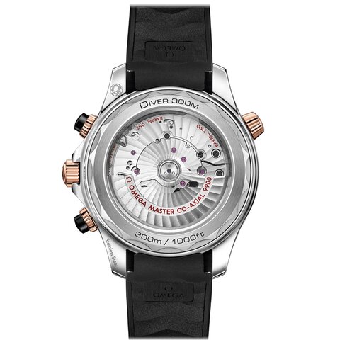 Omega horloge met een kast in staal, met een wijzerplaat in het zwart en een diameter van 44 mm