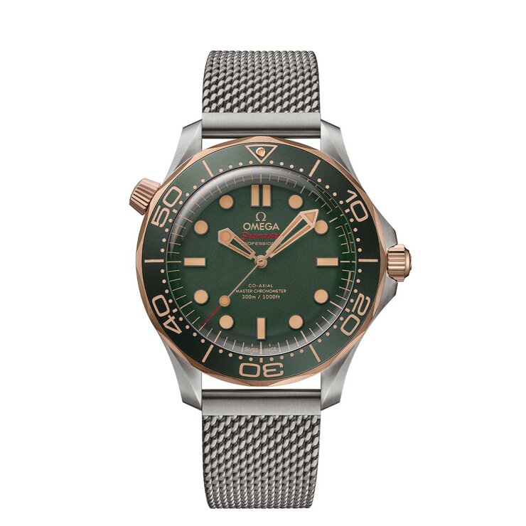 Omega horloge met een kast in bronsgoud 9kt op titanium, met een wijzerplaat in het groen en een diameter van 42