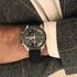 Omega horloge met een kast in staal, met een wijzerplaat in het zwart en een diameter van 42 - thumb