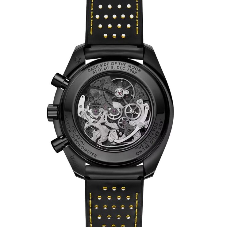 Omega horloge met een kast in keramiek, met een wijzerplaat in het zwart en een diameter van 44 mm