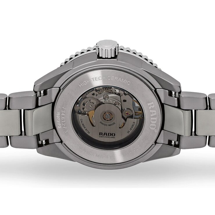 montre Rado avec un boîtier en céramique, un cadran noir et un diamètre de 43