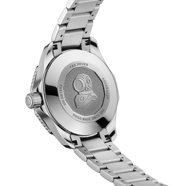 TAG Heuer horloge met een kast in staal, met een wijzerplaat in het zilver en een diameter van 36 mm