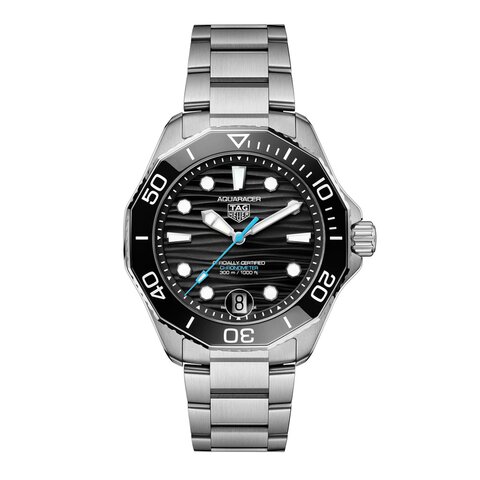 TAG Heuer horloge met een kast in staal, met een wijzerplaat in het zwart en een diameter van 42 mm