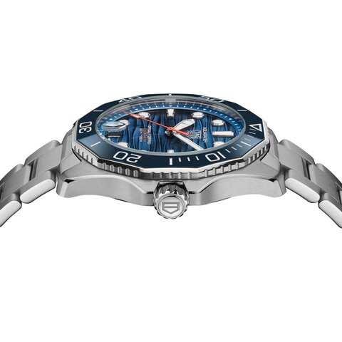 TAG Heuer horloge met een kast in staal, met een wijzerplaat in het blauw en een diameter van 42 mm