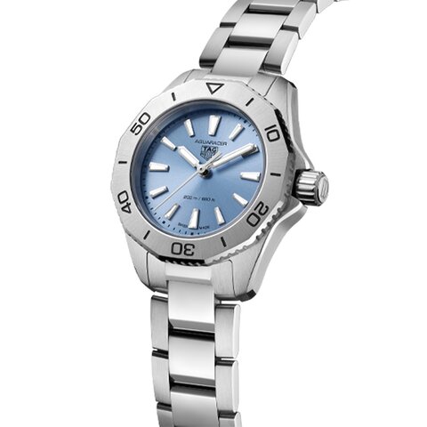 TAG Heuer horloge met een kast in staal, met een wijzerplaat in het blauw en een diameter van 30 mm