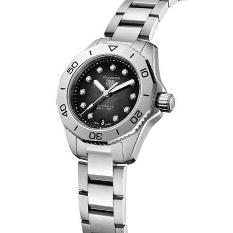TAG Heuer horloge met een kast in staal, met een wijzerplaat in het parelmoer met  briljant en een diameter van 30 mm