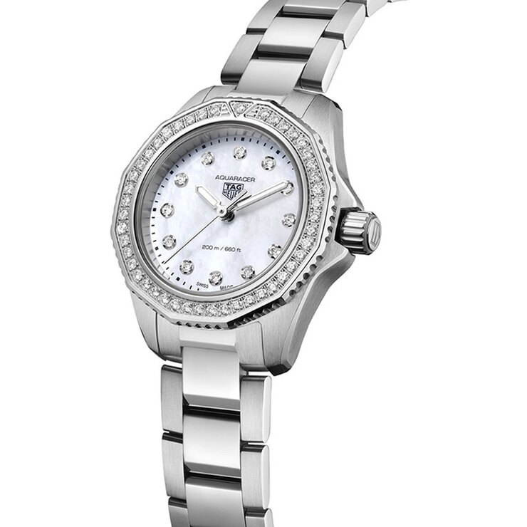 montre TAG Heuer avec un boîtier en acier, un cadran nacre avec brillant et un diamètre de 30 mm
