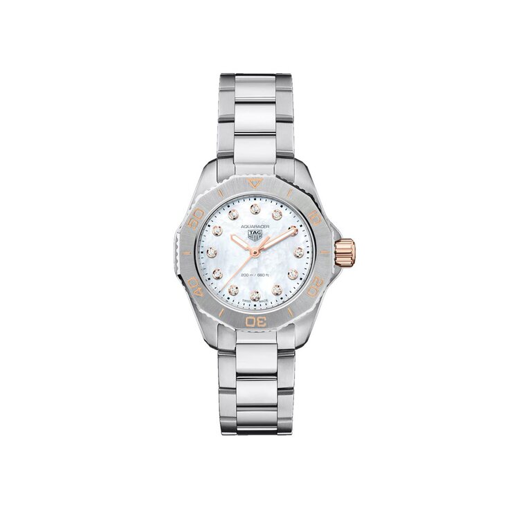 TAG Heuer horloge met een kast in staal, met een wijzerplaat in het parelmoer met  briljant en een diameter van 30