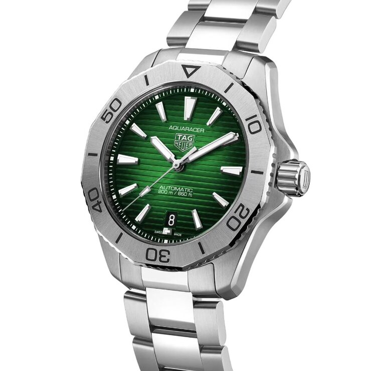 TAG Heuer horloge met een kast in staal, met een wijzerplaat in het groen en een diameter van 40