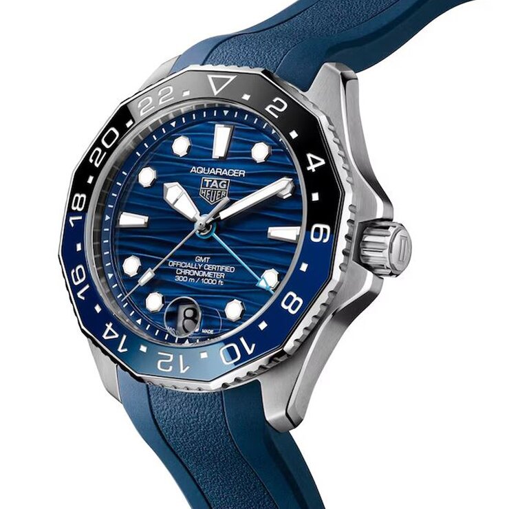 TAG Heuer horloge met een kast in staal, met een wijzerplaat in het blauw en een diameter van 42