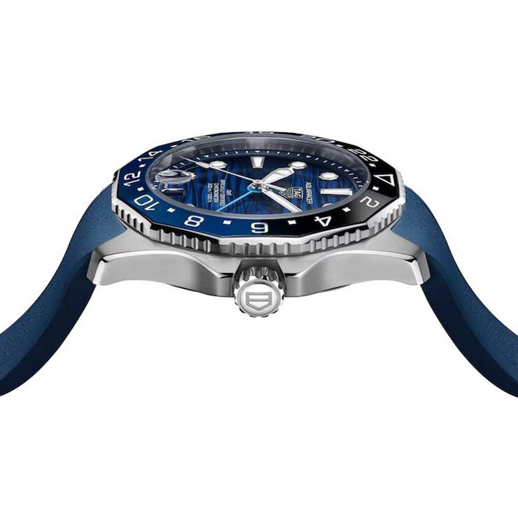 TAG Heuer horloge met een kast in staal, met een wijzerplaat in het blauw en een diameter van 42