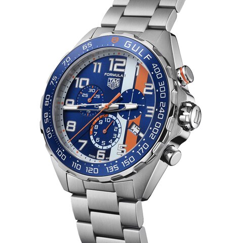 TAG Heuer horloge met een kast in staal, met een wijzerplaat in het blauw en een diameter van 43 mm