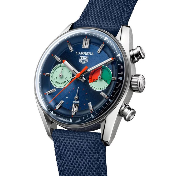 TAG Heuer horloge met een kast in staal, met een wijzerplaat in het blauw en een diameter van 39