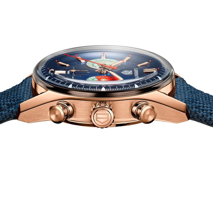 TAG Heuer horloge met een kast in rosé goud, met een wijzerplaat in het blauw en een diameter van 39 mm