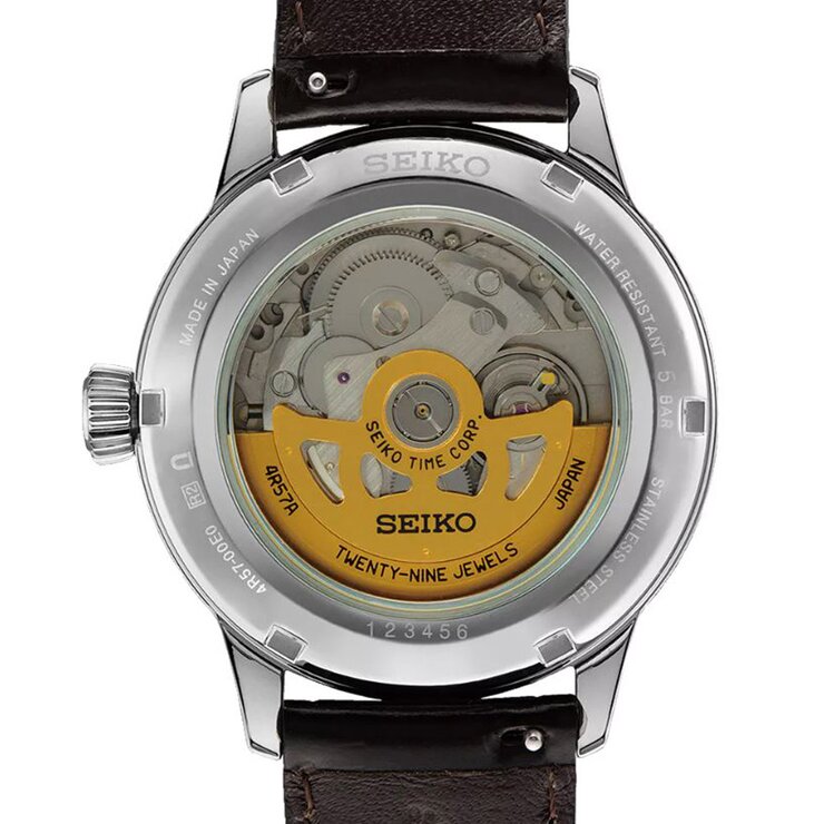 Seiko horloge met een kast in staal, met een wijzerplaat in het groen en een diameter van 40,5