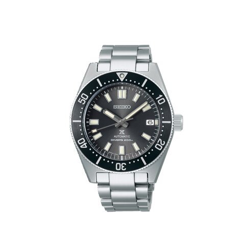 Seiko horloge met een kast in staal, met een wijzerplaat in het zwart en een diameter van 40 mm