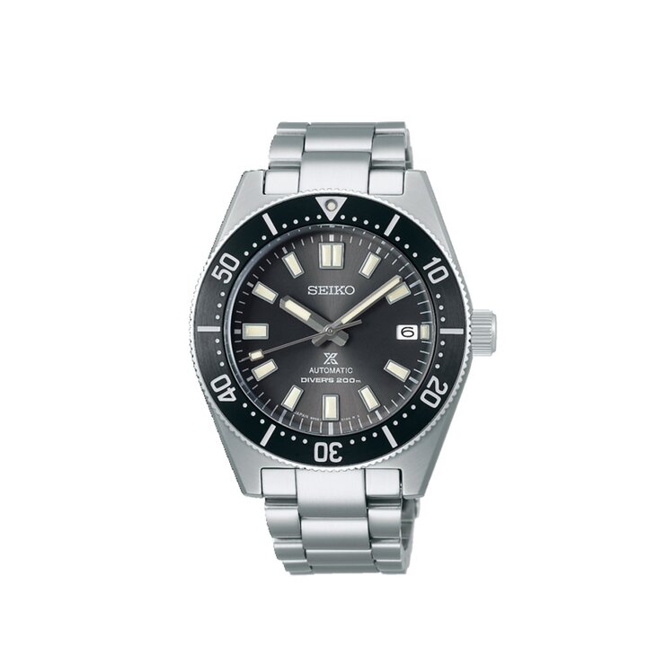 Seiko horloge met een kast in staal, met een wijzerplaat in het zwart en een diameter van 40