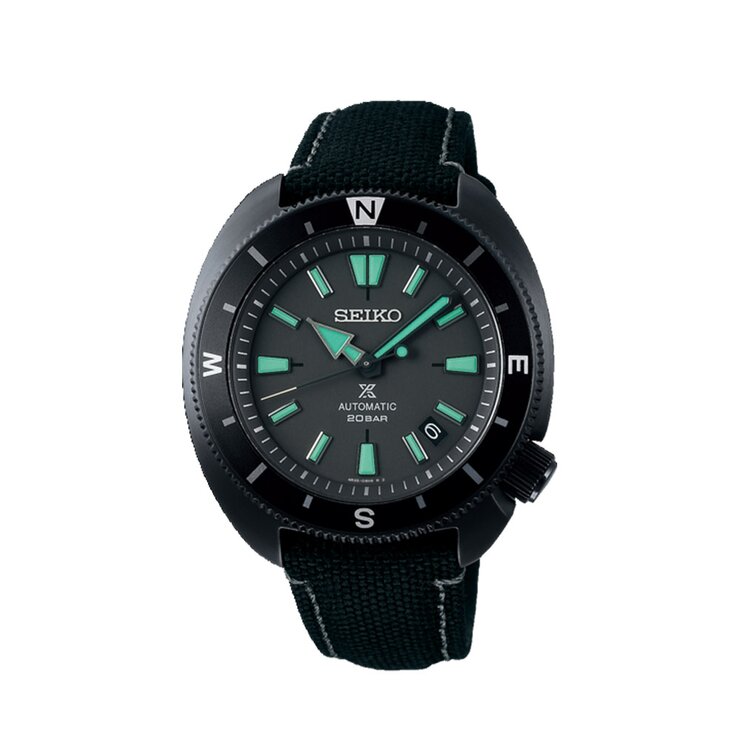 Seiko horloge met een kast in staal, met een wijzerplaat in het zwart en een diameter van 42