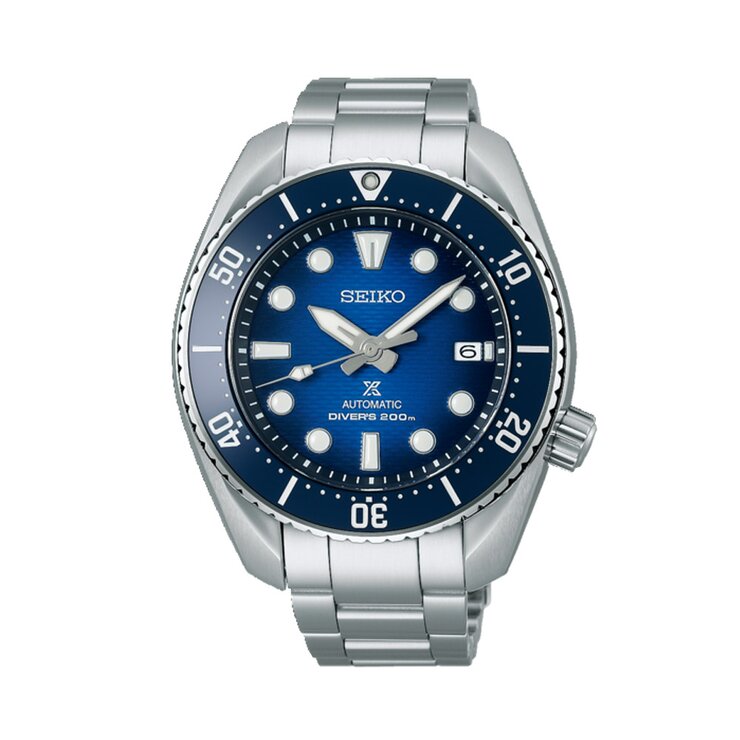 Seiko horloge met een kast in staal, met een wijzerplaat in het blauw en een diameter van 45
