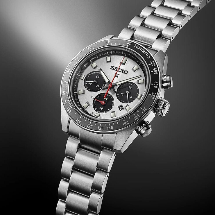 Seiko horloge met een kast in staal, met een wijzerplaat in het wit en een diameter van 41