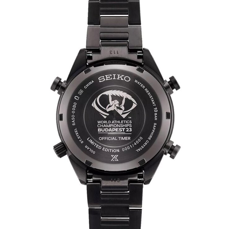 Seiko horloge met een kast in staal, met een wijzerplaat in het zwart en een diameter van 42 mm