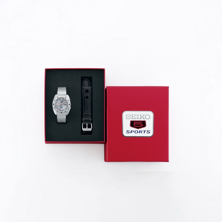 Seiko horloge met een kast in staal, met een wijzerplaat in het zilver en een diameter van 38.5 mm