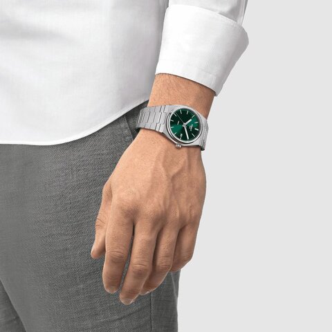 Tissot horloge met een kast in staal, met een wijzerplaat in het groen en een diameter van 40 mm