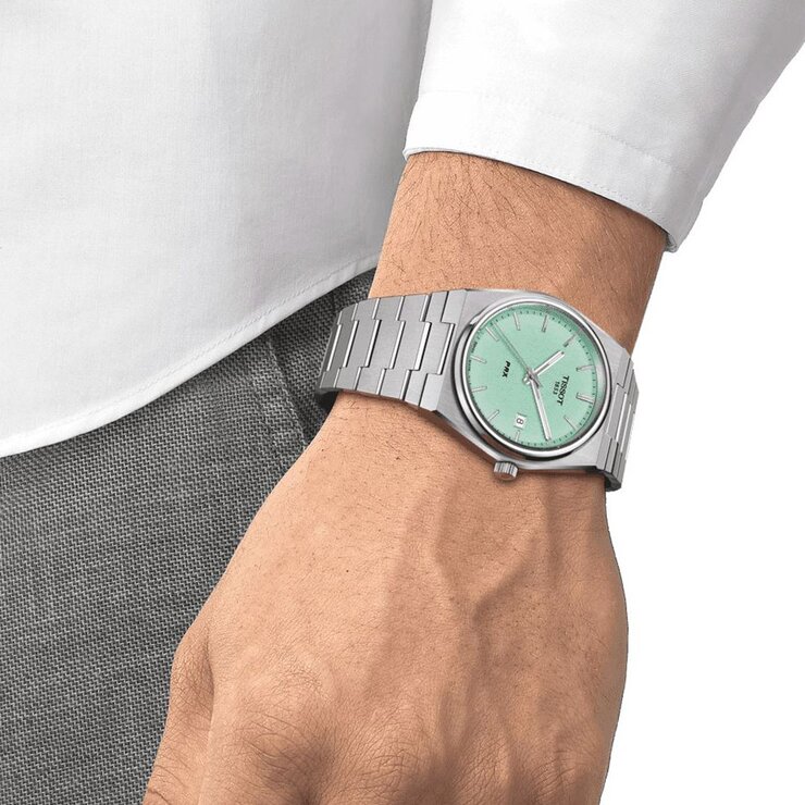 Tissot horloge met een kast in staal, met een wijzerplaat in het groen en een diameter van 40