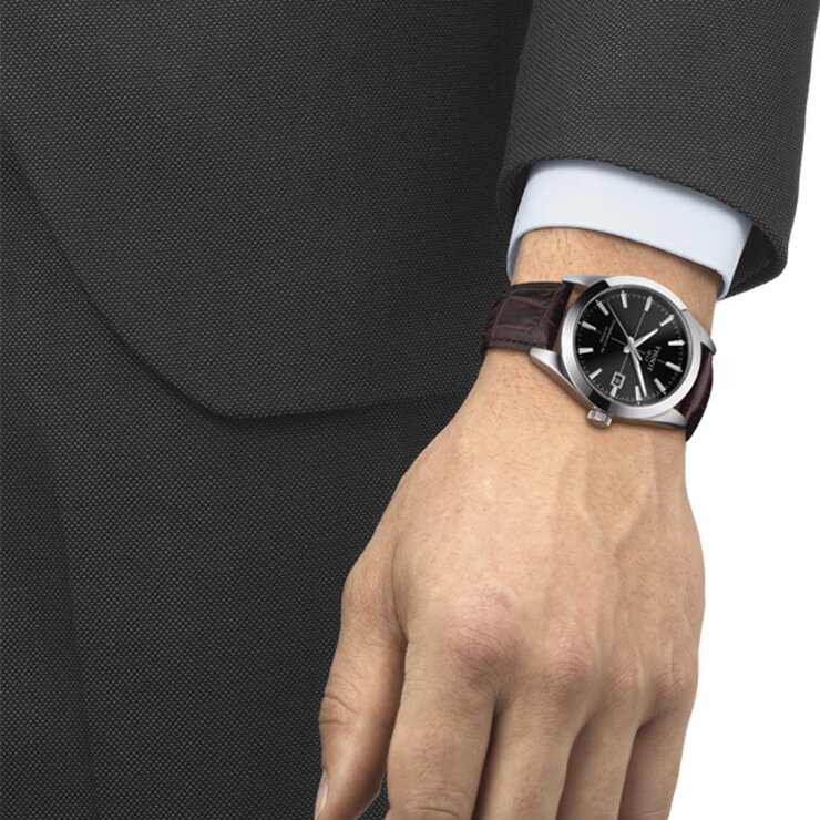 montre Tissot avec un boîtier en acier, un cadran noir et un diamètre de 40