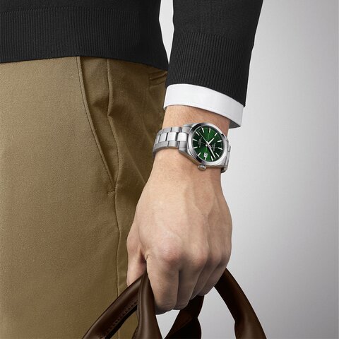 Tissot horloge met een kast in staal, met een wijzerplaat in het groen en een diameter van 40 mm