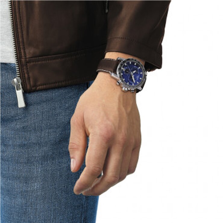 Tissot horloge met een kast in staal, met een wijzerplaat in het blauw en een diameter van 45,5