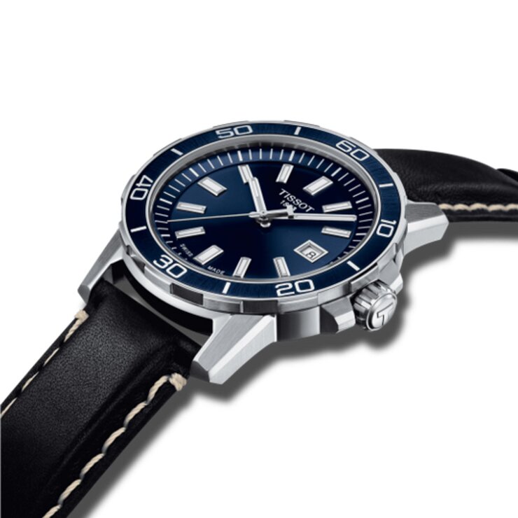 Tissot horloge met een kast in staal, met een wijzerplaat in het blauw en een diameter van 44