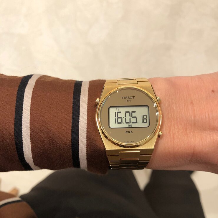 Tissot horloge met een kast in gele pvd-coating, met een wijzerplaat in het geel verguld en een diameter van 40 mm