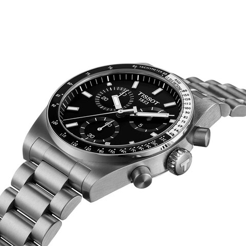 Tissot horloge met een kast in staal, met een wijzerplaat in het zwart en een diameter van 40 mm