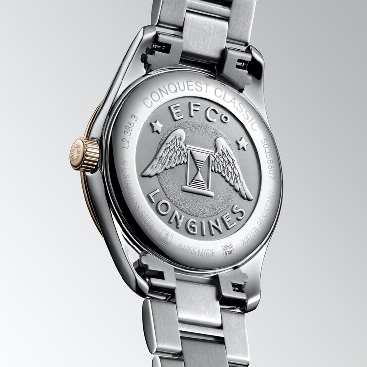 Longines horloge met een kast in rosé pvd-coating op staal, met een wijzerplaat in het zilver en een diameter van 34 mm
