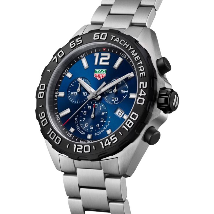 TAG Heuer horloge met een kast in staal, met een wijzerplaat in het blauw en een diameter van 43 mm