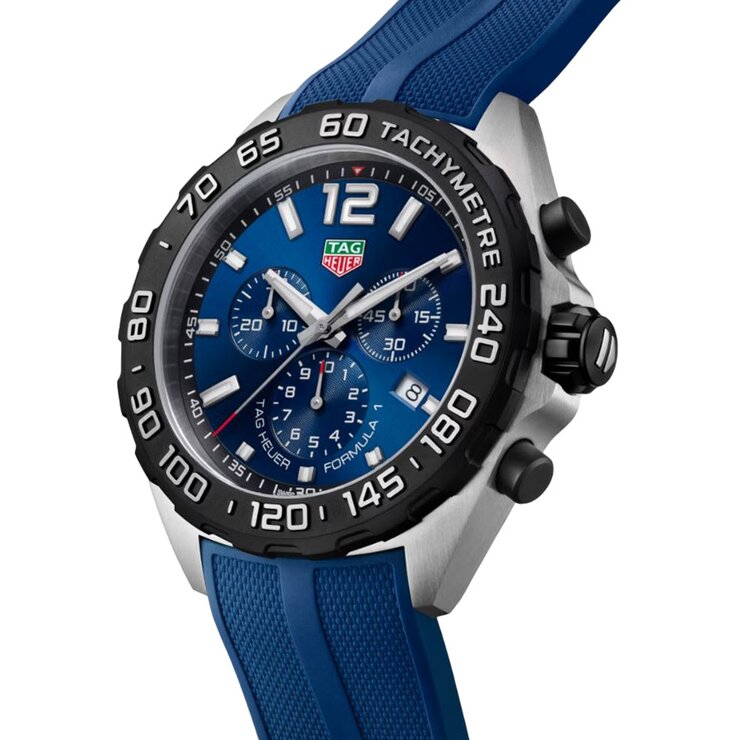 TAG Heuer horloge met een kast in staal, met een wijzerplaat in het blauw en een diameter van 43 mm