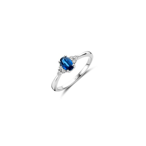 bague Casteur by Casteur en or blanc 18 ct avec saphir ovale comme pierre principale entouré de briljants de 0,10 karaat