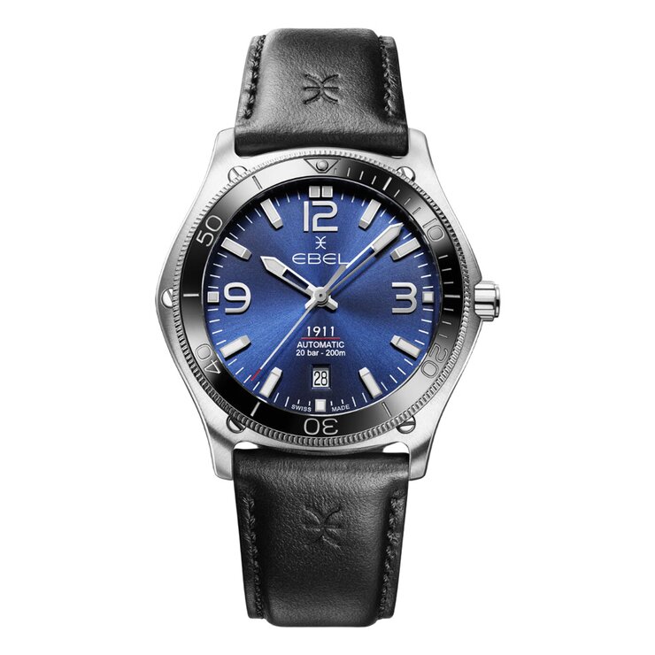 Ebel horloge met een kast in keramiek op staal, met een wijzerplaat in het blauw en een diameter van 42 mm