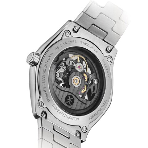 Ebel horloge met een kast in staal, met een wijzerplaat in het zwart en een diameter van 42 mm
